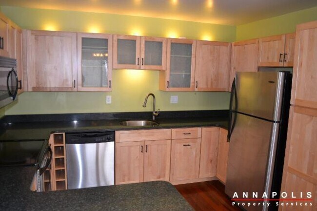 Building Photo - 227 dewey drive
