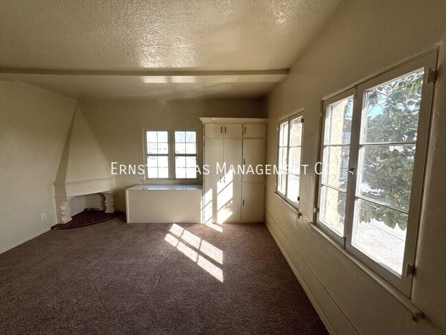 Building Photo - 1405 Olive Ave