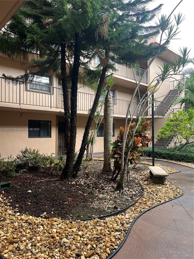 Building Photo - 10975 SW 107th St