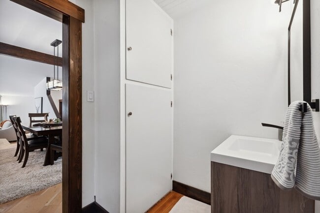 Building Photo - Beautiful Air Home Whitefish