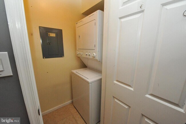 Building Photo - 5707 Olde Mill Ct