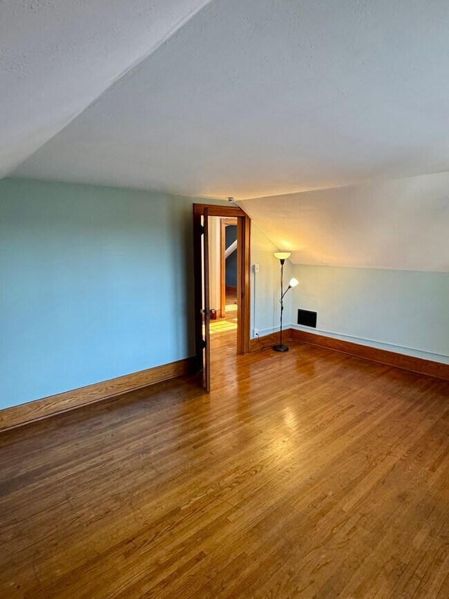 Building Photo - Charming 4-Bedroom Home in Private Setting