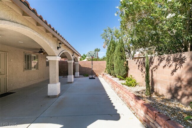 Building Photo - 9540 Creswell Ct