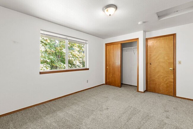 Building Photo - 17462 SE 82nd Dr