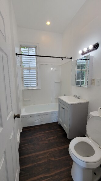 Building Photo - 146 Quail St