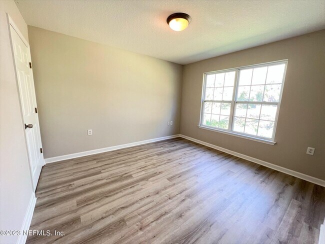Building Photo - 1044 Bruen St