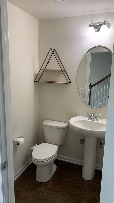 Building Photo - 7 Locust Ln