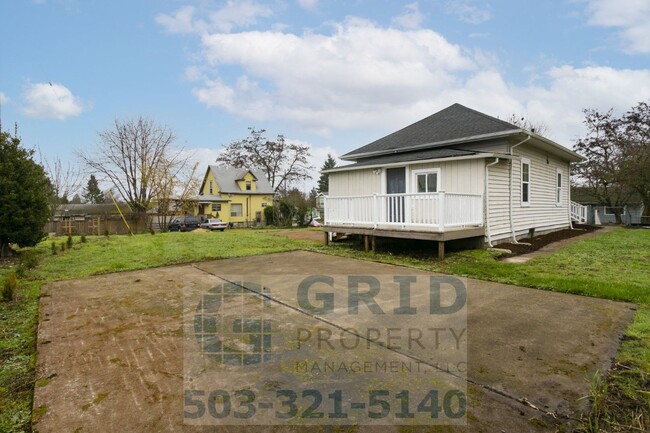 Building Photo - Spacious Craftsman Home - Huge Lot - N Por...