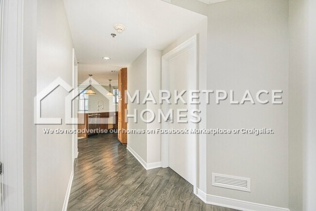 Building Photo - 525 W Lafayette Blvd