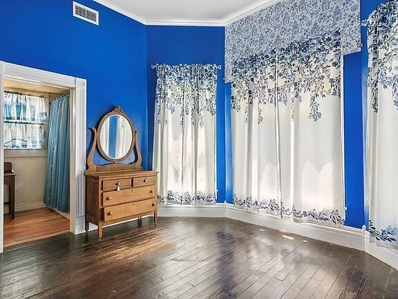 Building Photo - 250 N Main St