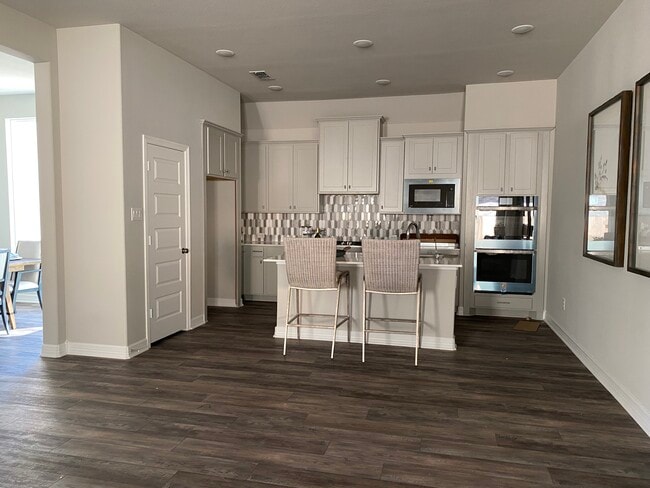 Building Photo - 24226 Maple Summit Ln