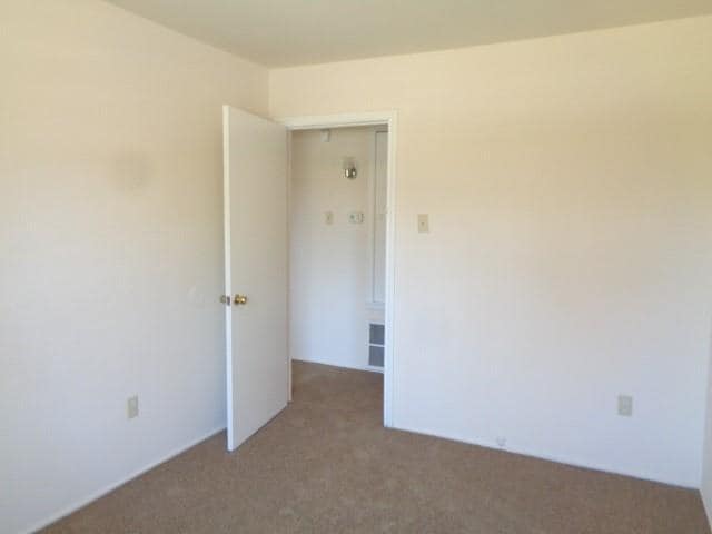 Building Photo - 4002 Cloverbrook Dr