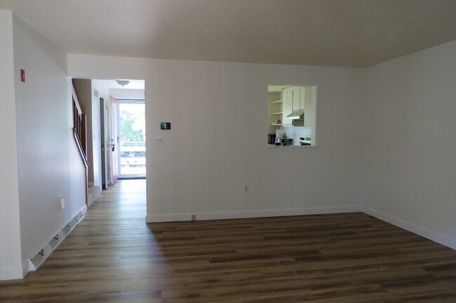 Building Photo - 14 Hartshorn Pl