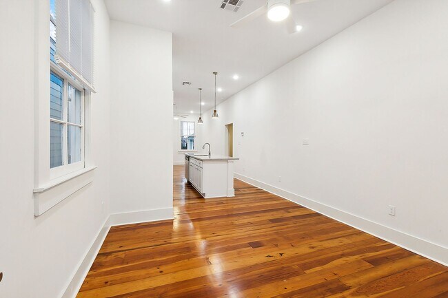Building Photo - Single Family Modern Elegance in the Heart of Milan, New Orleans