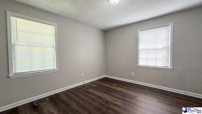 Building Photo - 1109 E Macree Terrace