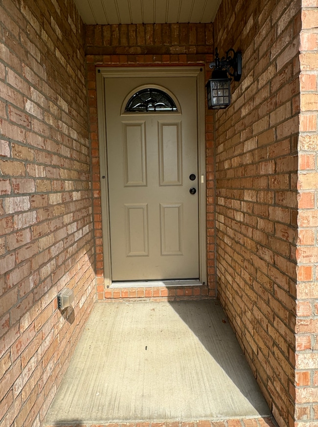 Building Photo - NEW 4 Bedroom | 2 Bathroom | 3 Car Garage ...