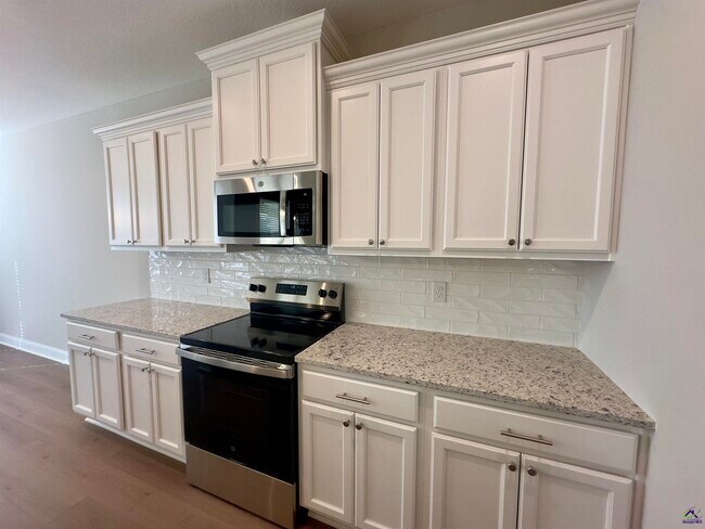 Building Photo - 111 Meyers Lake Dr