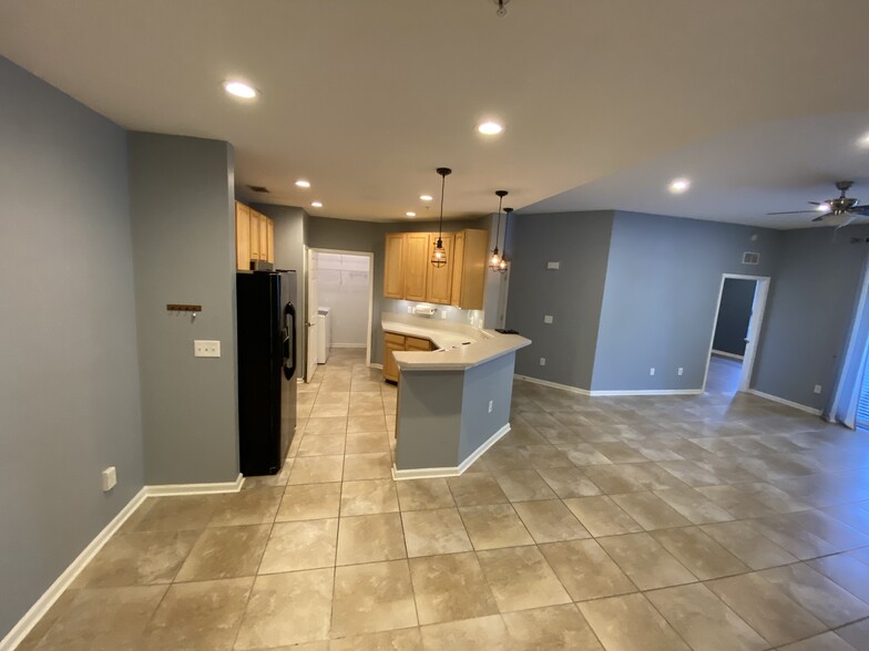 Kitchen - 785 Oakleaf Plantation Pky