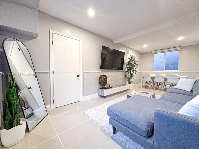 Building Photo - 174 NE 55th St