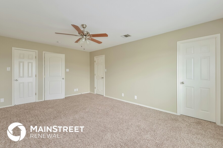 Building Photo - 6930 Sandy Point Dr