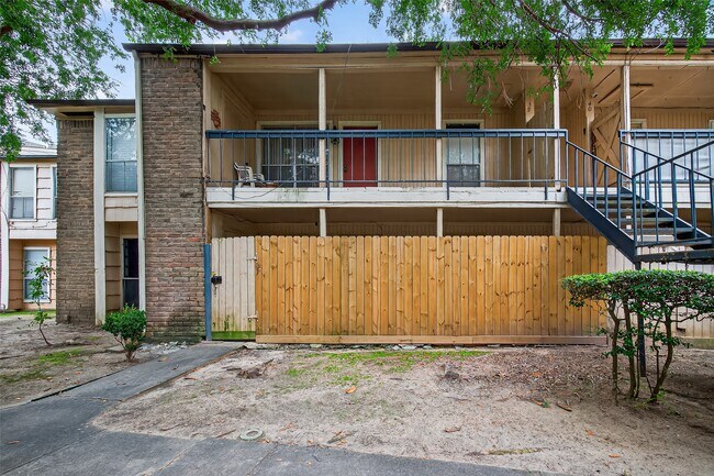 Building Photo - 8201 Richmond Ave.