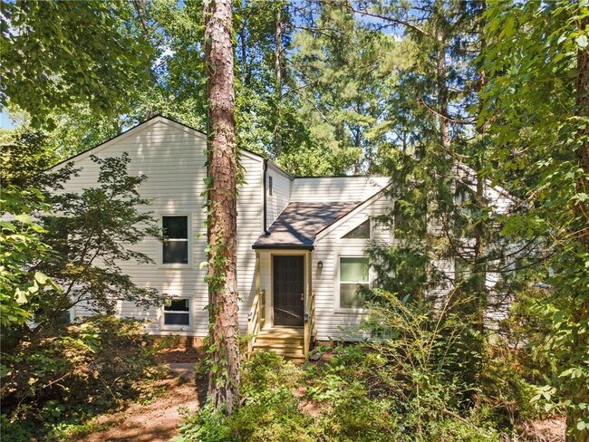 Building Photo - 4060 Oak Ferry Dr NE