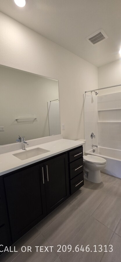 Building Photo - 1695 Placer Pl