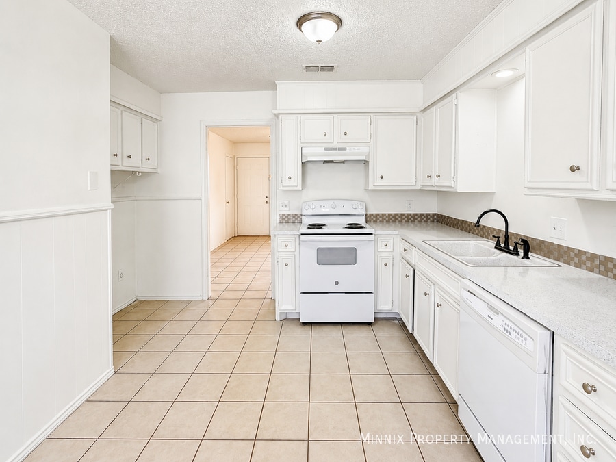 Building Photo - 5712 Brownfield Dr