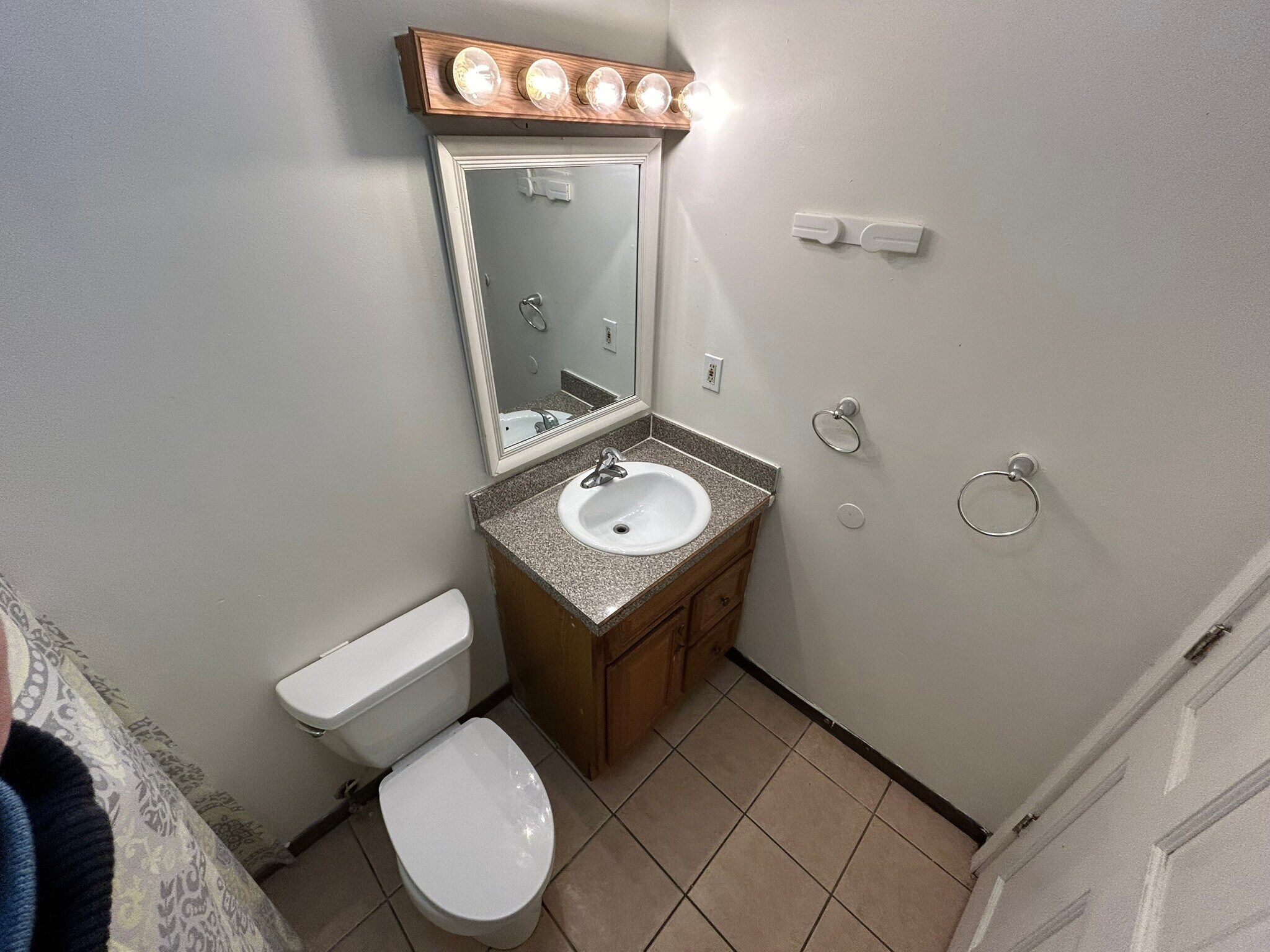 Building Photo - 1882 Paul Dr