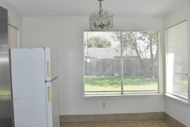 Building Photo - 7215 Caracas Dr