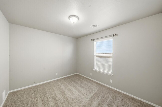 Building Photo - 10710 N 146th E Ave