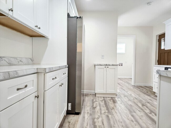 Building Photo - Beautiful 4/2 in Gainesville's Beldevere Area