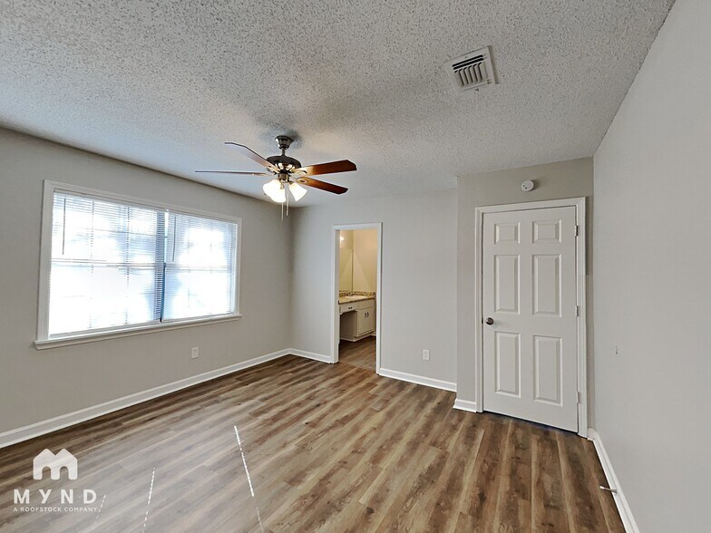Building Photo - 2979 Bayberry Ct