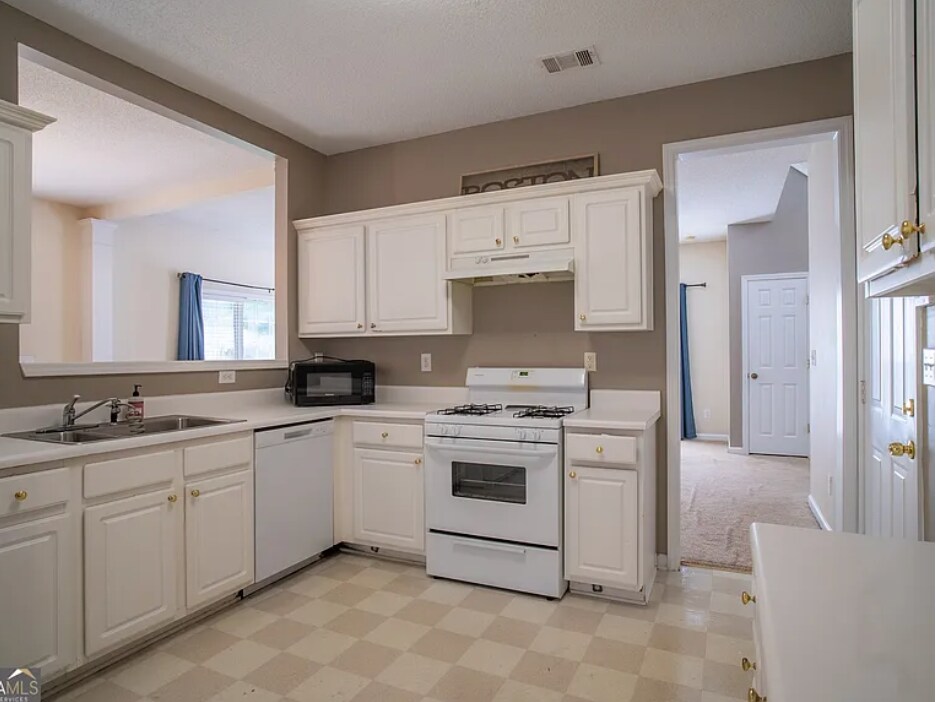 Building Photo - 2938 Cottesford Way SE