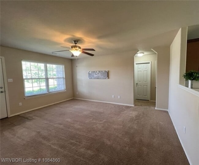 Building Photo - 8214 Huntington Way