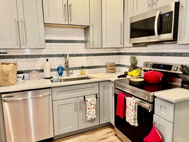 Building Photo - 511 Gorgas Ln