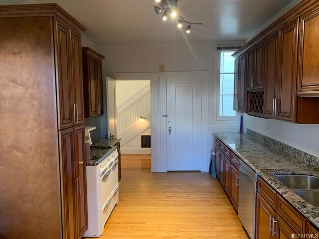 Building Photo - 238 8th Ave