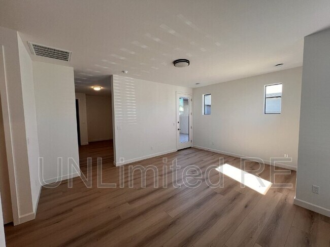 Building Photo - 5705 E Cannon Pl