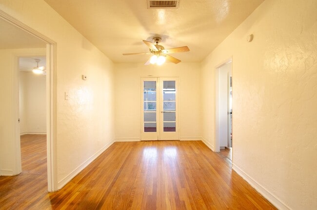 Building Photo - Iconic Sam Hughes Bungalow! Steps away from University of Arizona Main Campus!