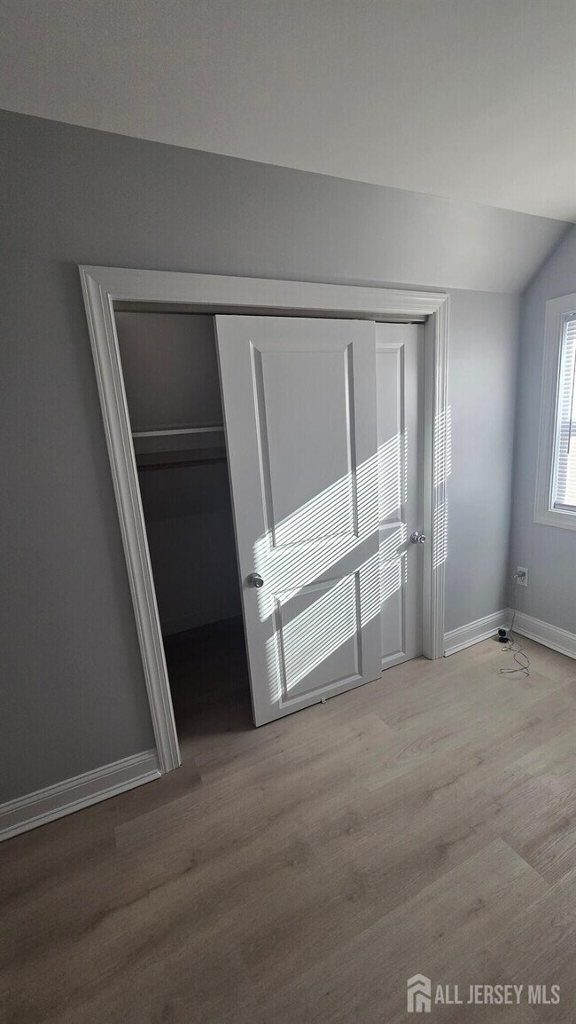 Building Photo - 272 Market St