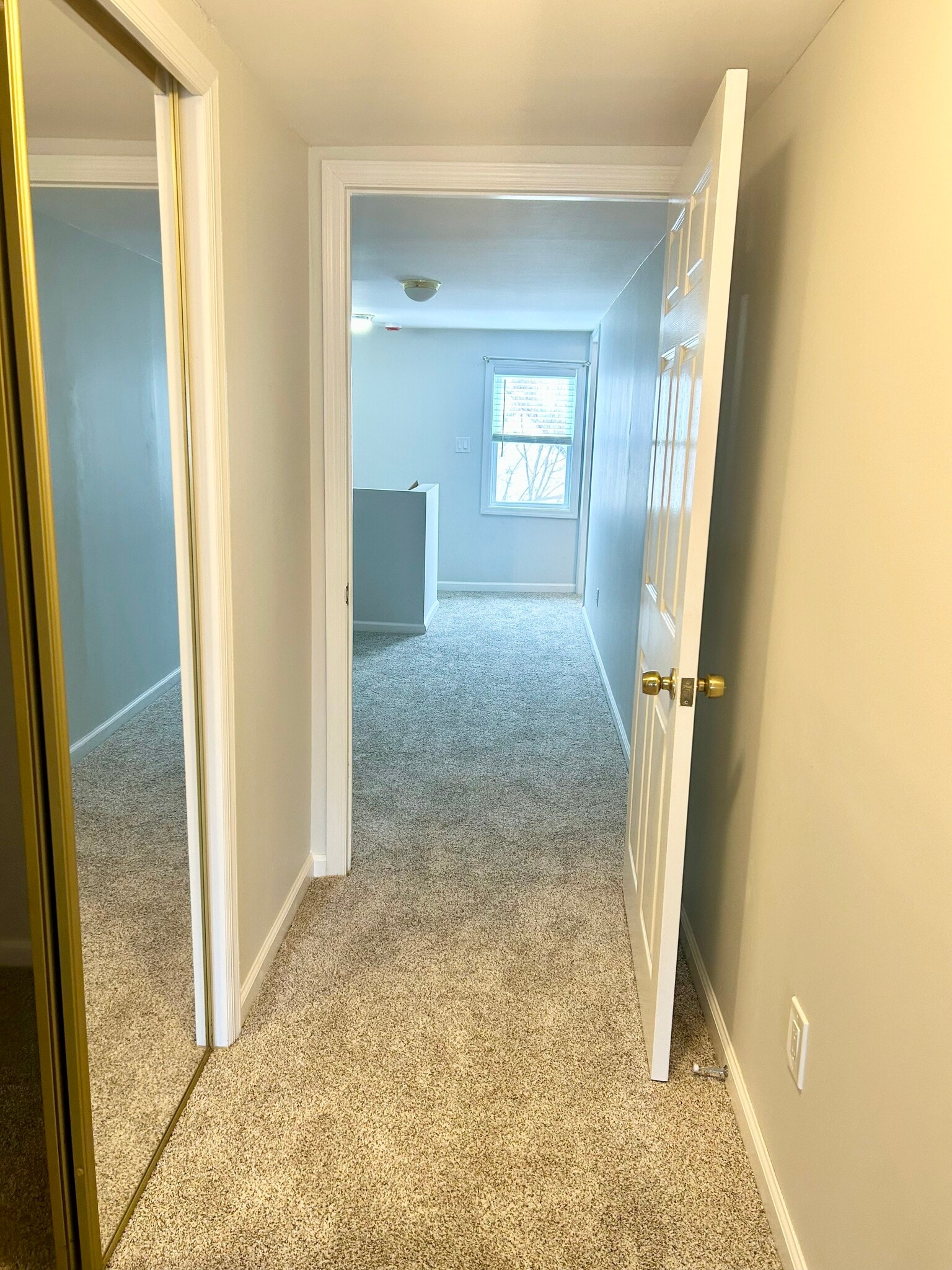 MBR to Den/Foyer - 10 Devon Ter