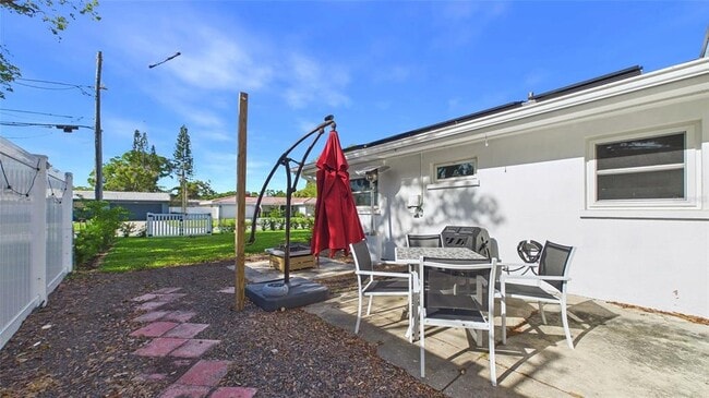 Building Photo - 101 N Mercury Ave