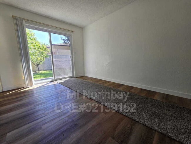 Building Photo - 1152 Hartford Pl