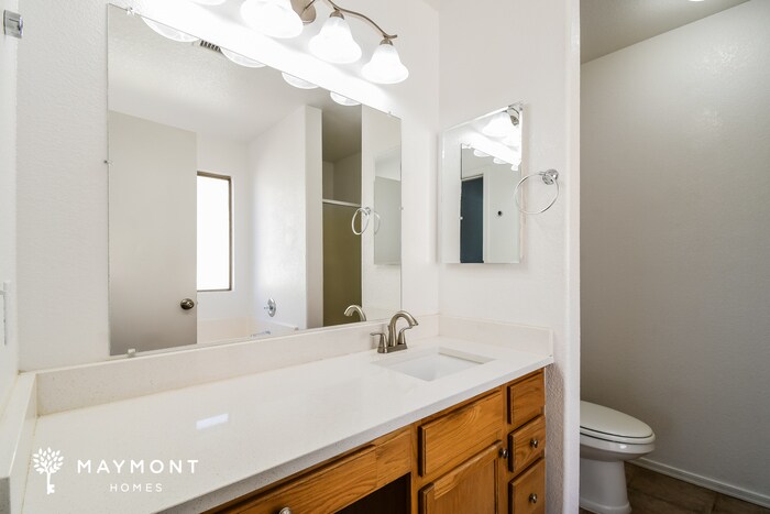 Building Photo - 525 S St Claire