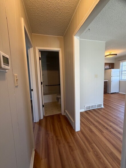 Building Photo - 1215 N 7th St