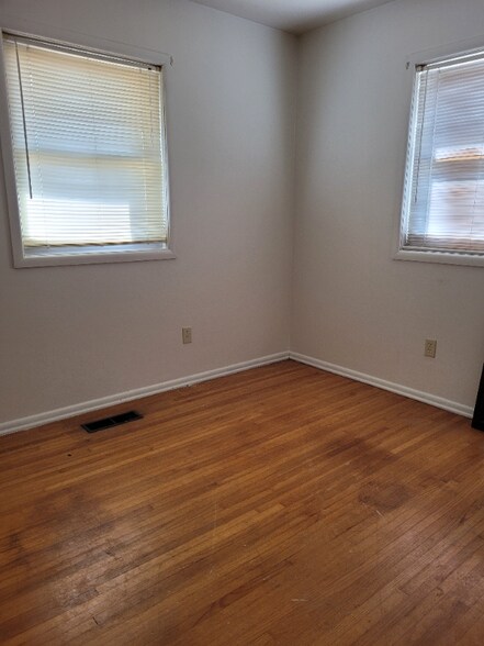 Building Photo - 704 Strozier Ln