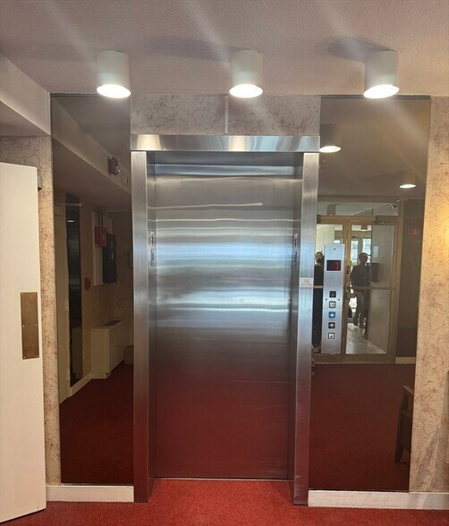 Building Photo - 41 Park St