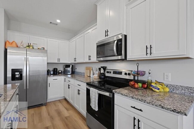 Building Photo - 568 Abode Ave