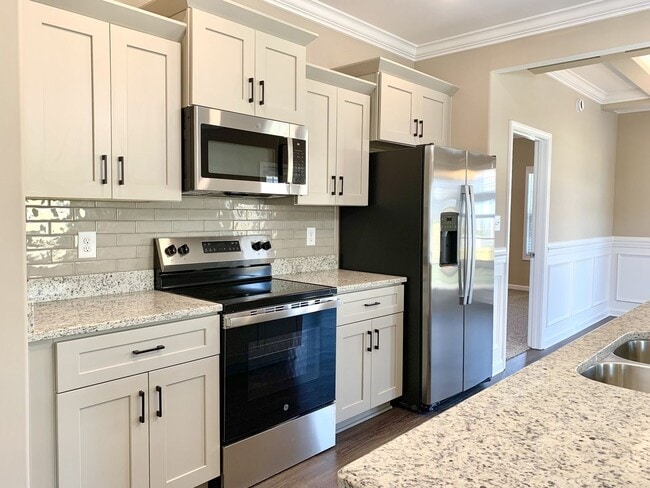 Building Photo - 425 Ayden Ln