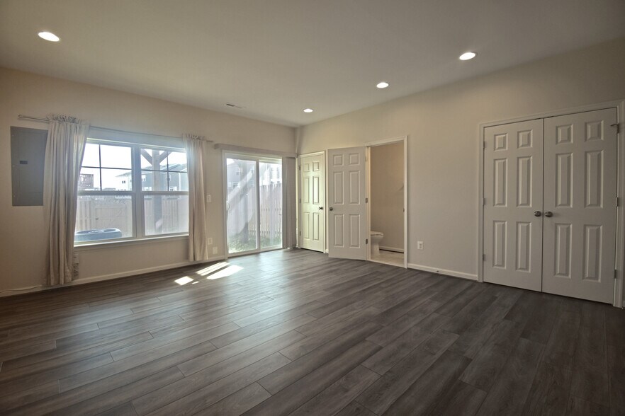 Access to Backyard - 105 Gristmill Ct
